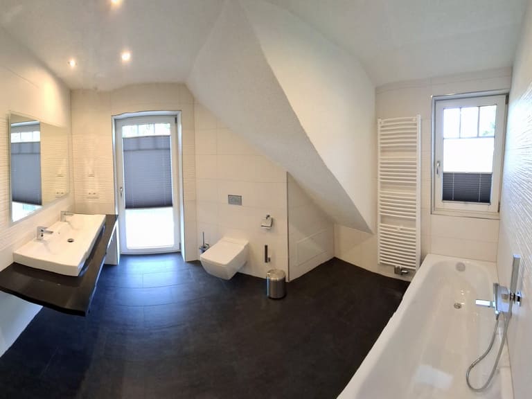 Ferienhaus Strandnah Bad OG Wanne